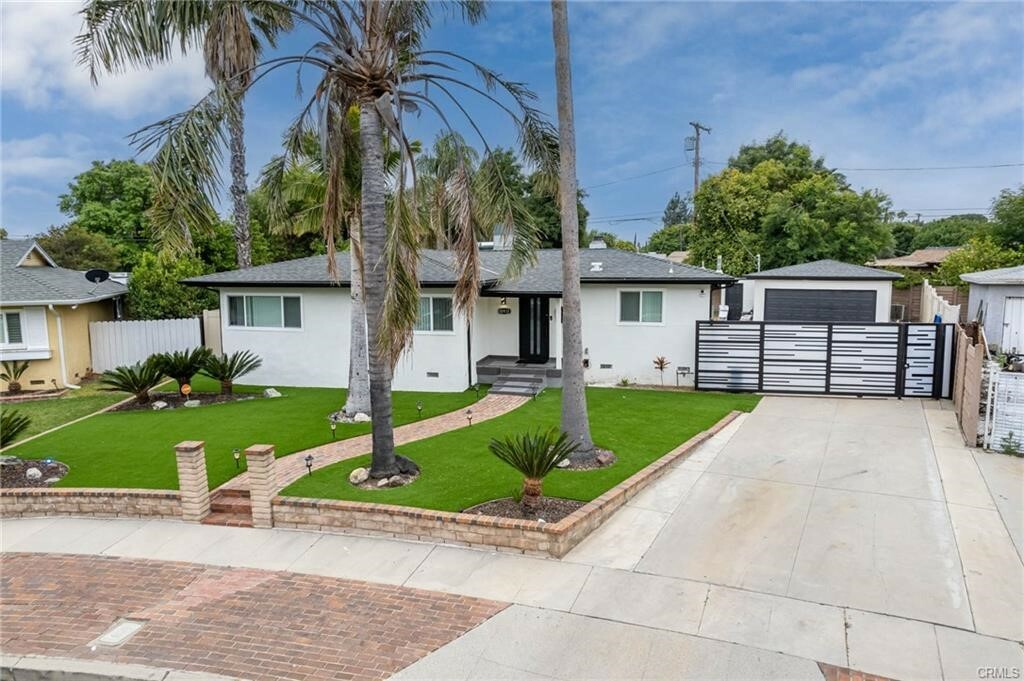 Property Photo:  10931 Rubio Avenue  CA 91344 