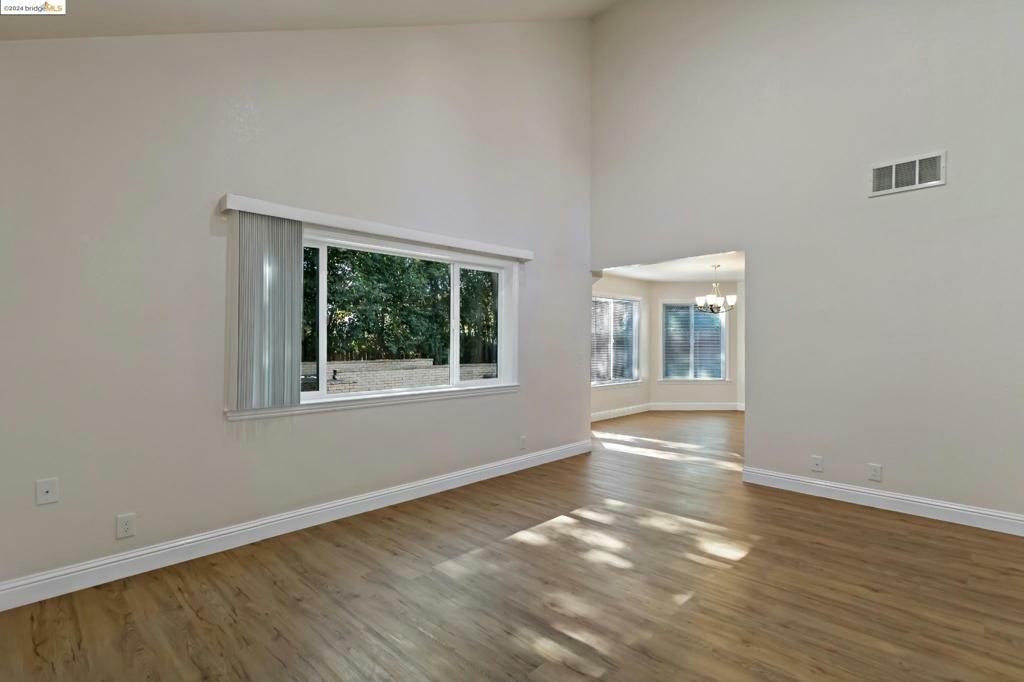 Property Photo:  237 Concord Ave  CA 94533 