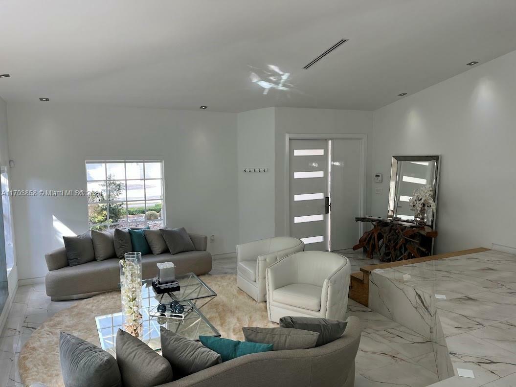 Property Photo:  6761 NW 112th Ave  FL 33178 