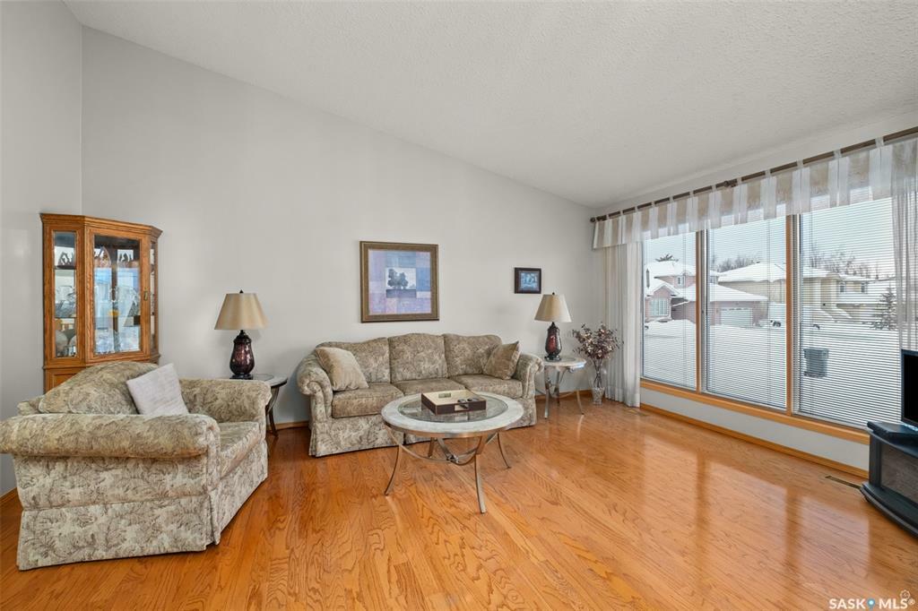 Property Photo:  523 Mahon Drive  SK S6V 7Z8 