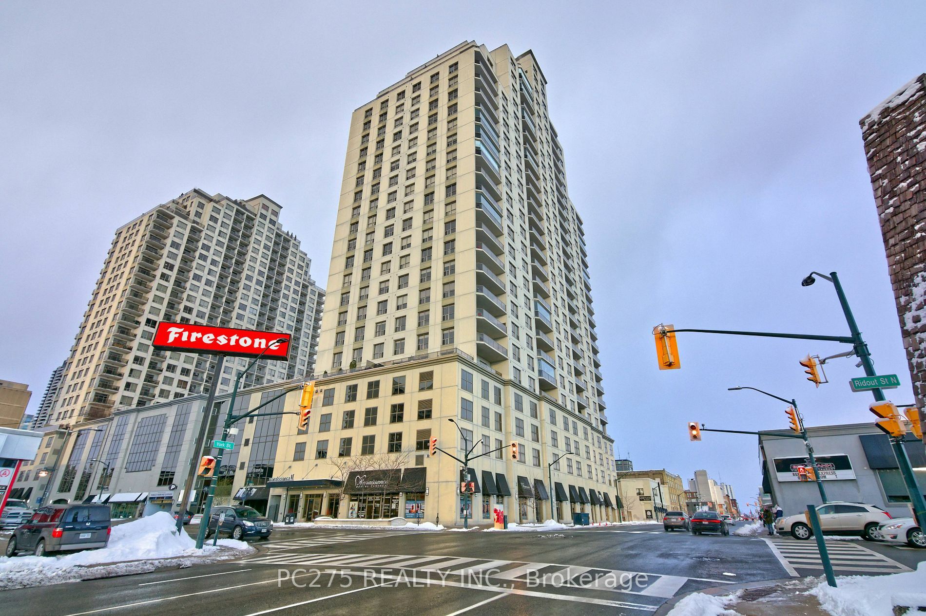 Property Photo:  330 Ridout St N 2404  ON N6C 3Z3 