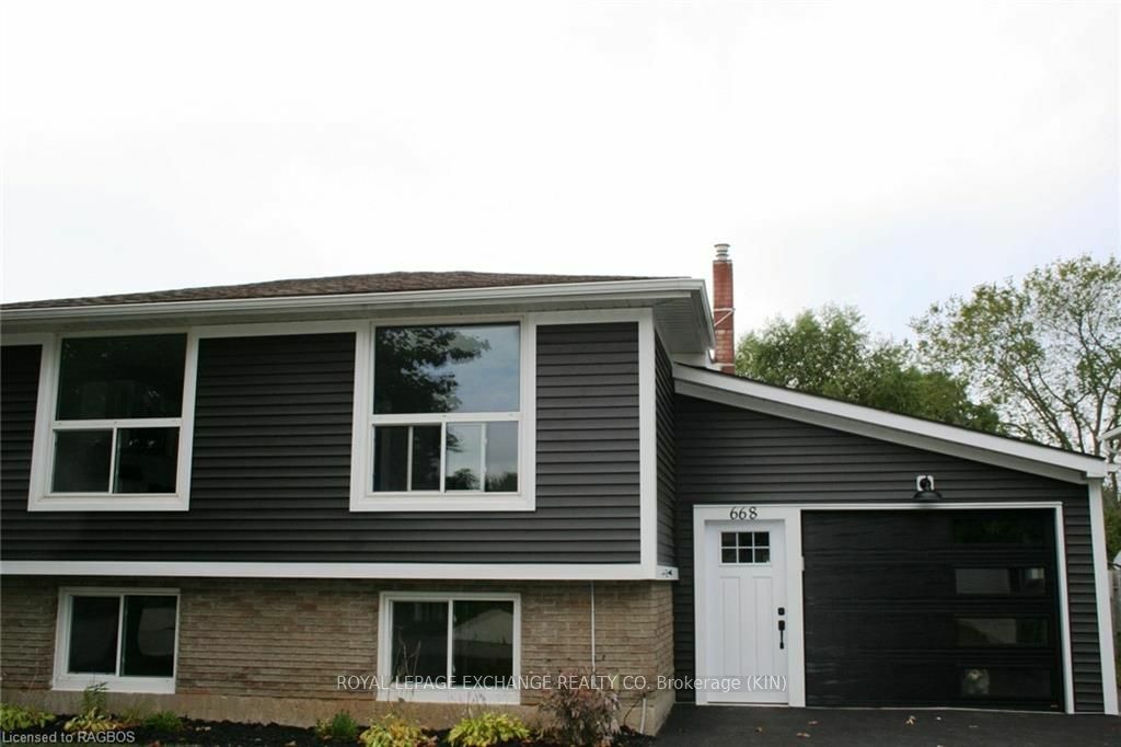 Property Photo:  668 Palmateer Dr  ON N2Z 1R4 