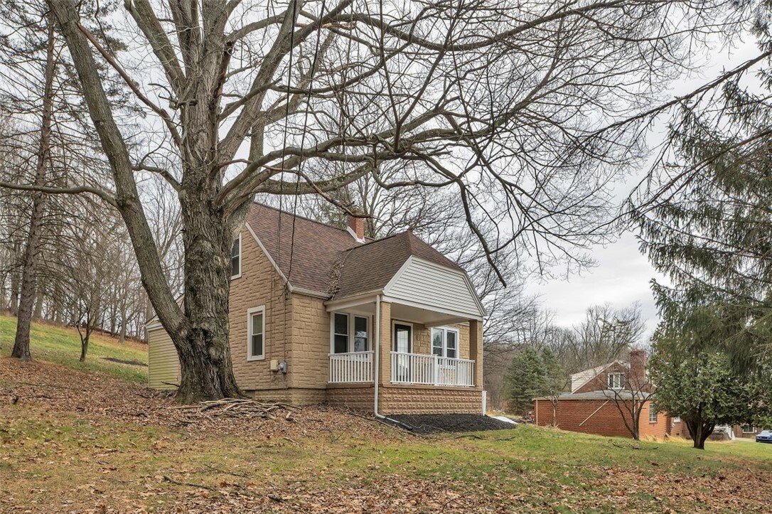 Property Photo:  1499 Stoltz Rd  PA 15102 