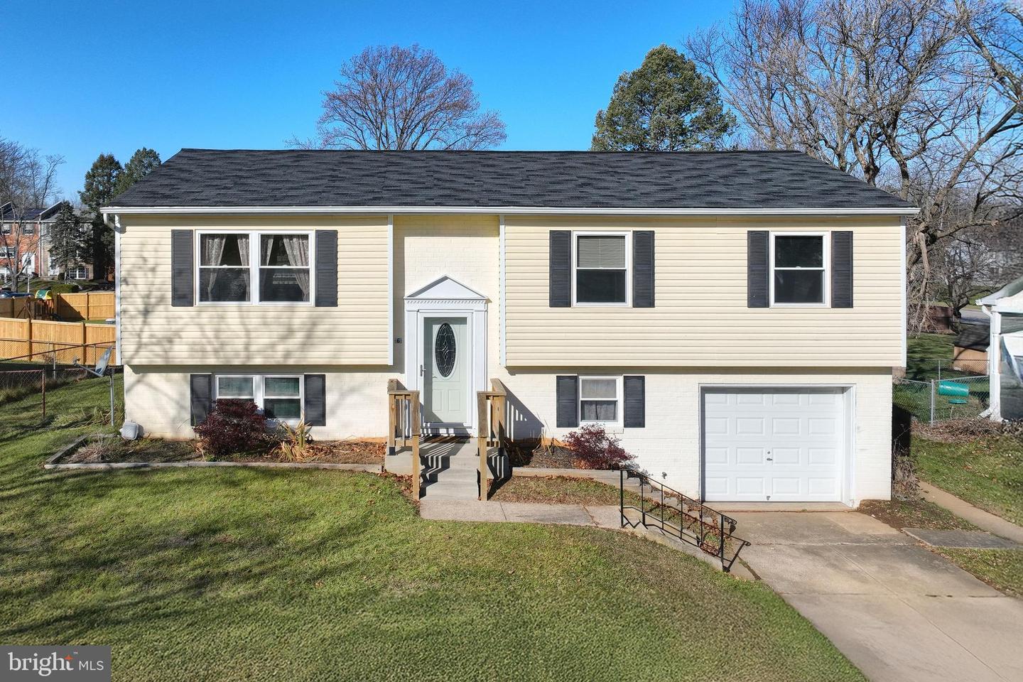 Property Photo:  6 Valley Bend Road  MD 21157 
