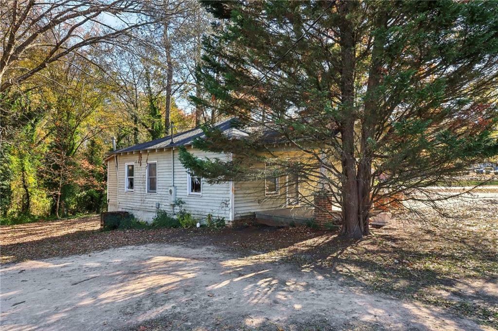 Property Photo:  2108 Fairburn Road SW  GA 30331 