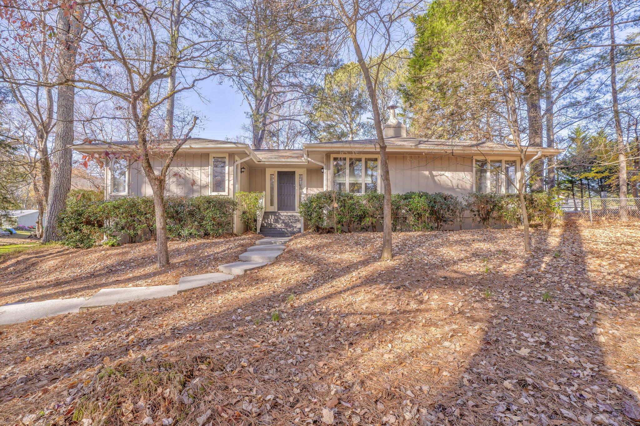 Property Photo: 2622 E Lake Park Drive GA 30740