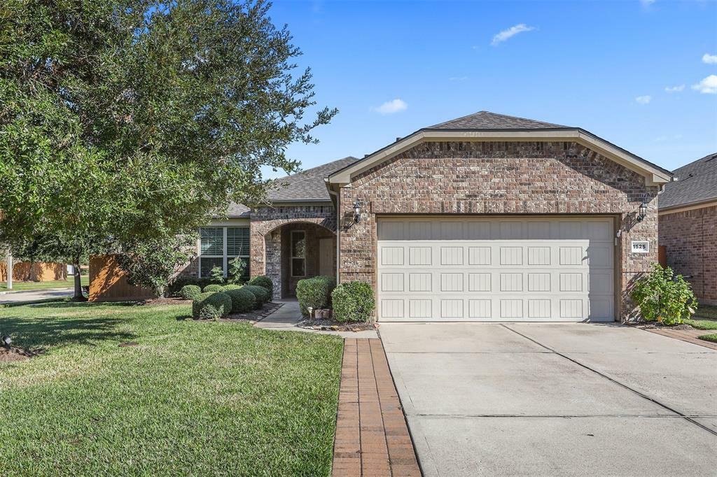 Property Photo:  1525 Brunello Street  TX 77573 