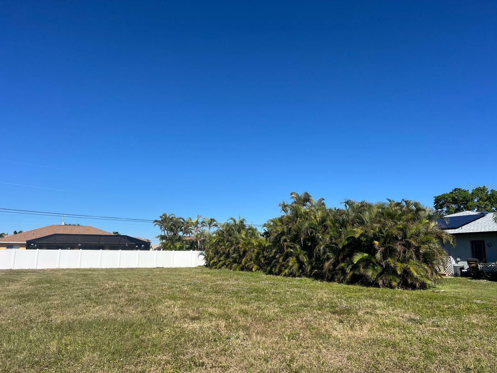 Property Photo:  313 SE 31st Terrace  FL 33904 