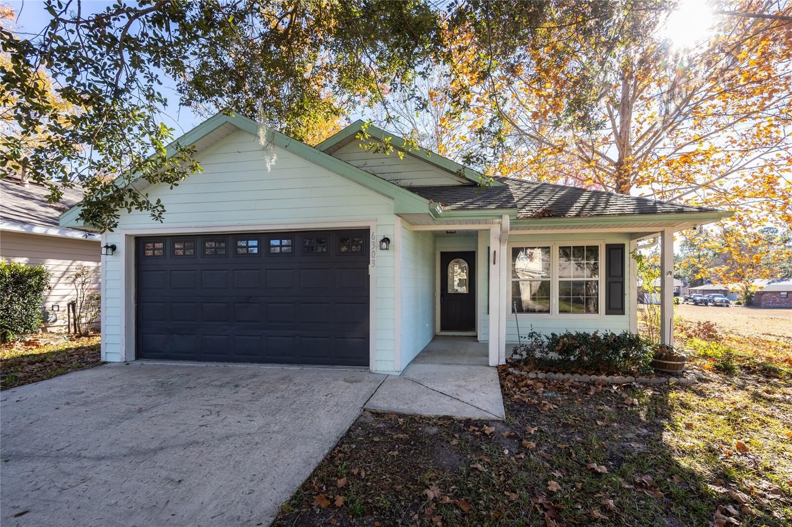 Property Photo: 6303 NW 109th Place FL 32615