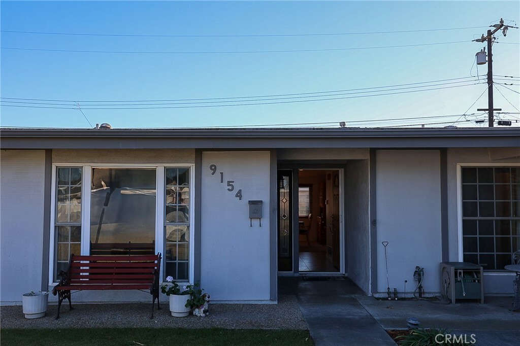 Property Photo:  9154 La Stella Avenue  CA 92708 