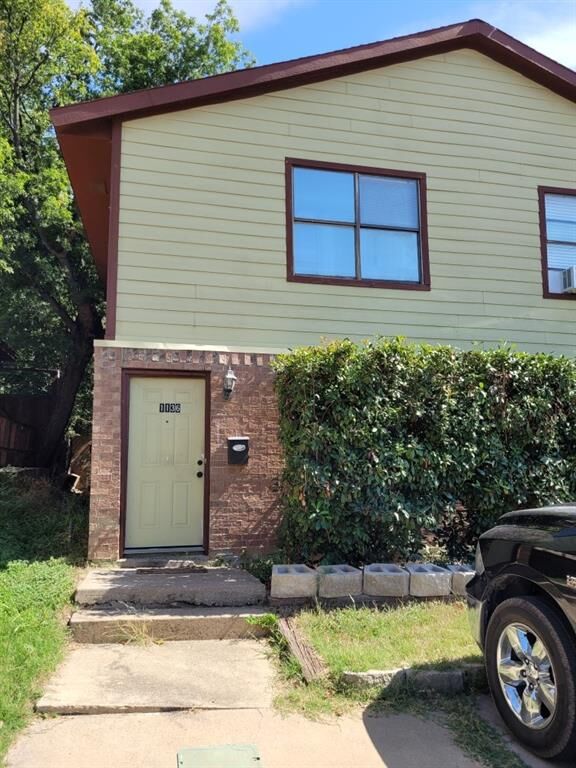 Property Photo:  1136 College Street  TX 75050 