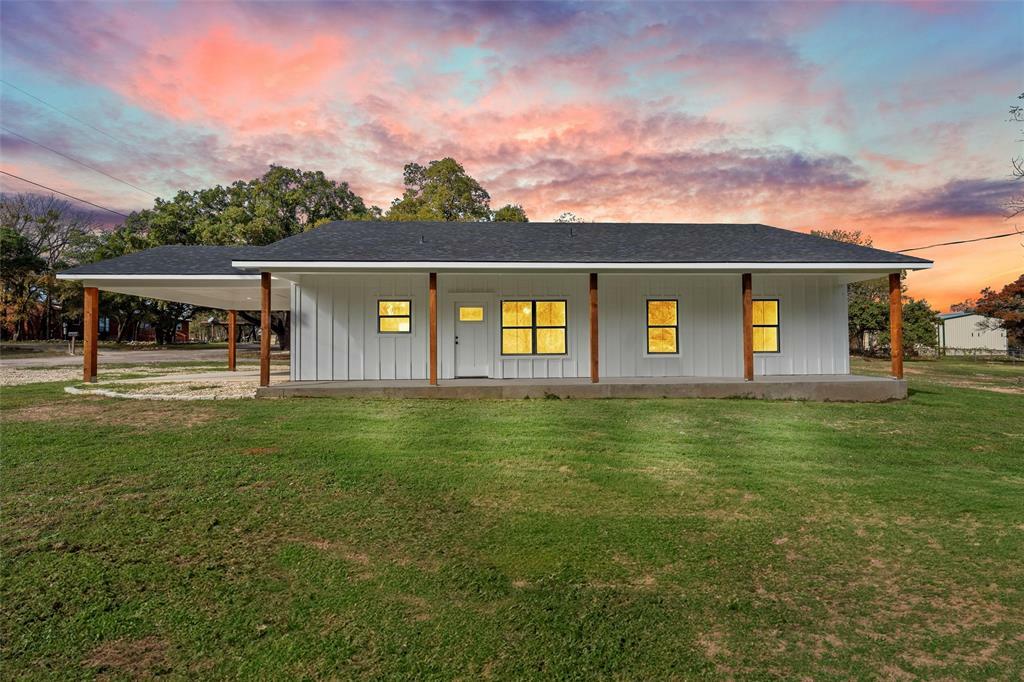 Property Photo:  116 County Road 1731  TX 76634 