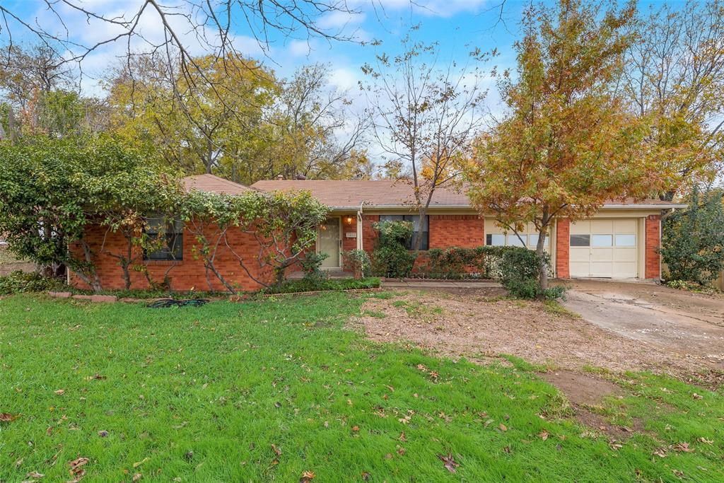Property Photo: 1033 NW 7th Street TX 75050