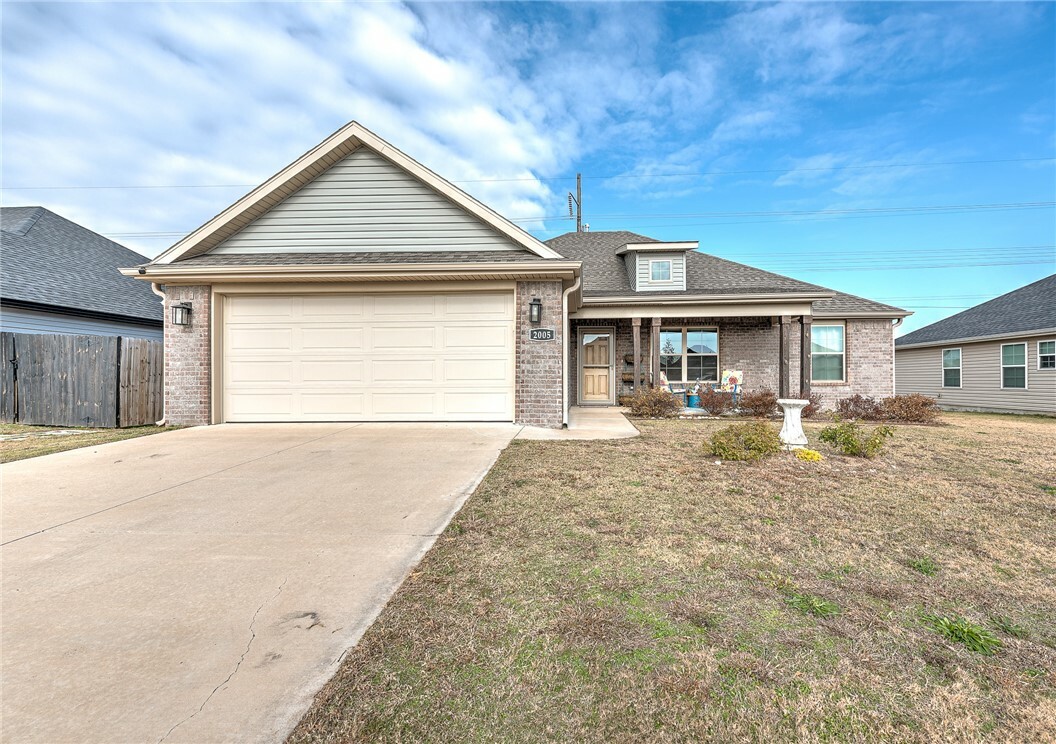 Property Photo:  2005 Endura Park Drive  AR 72761 