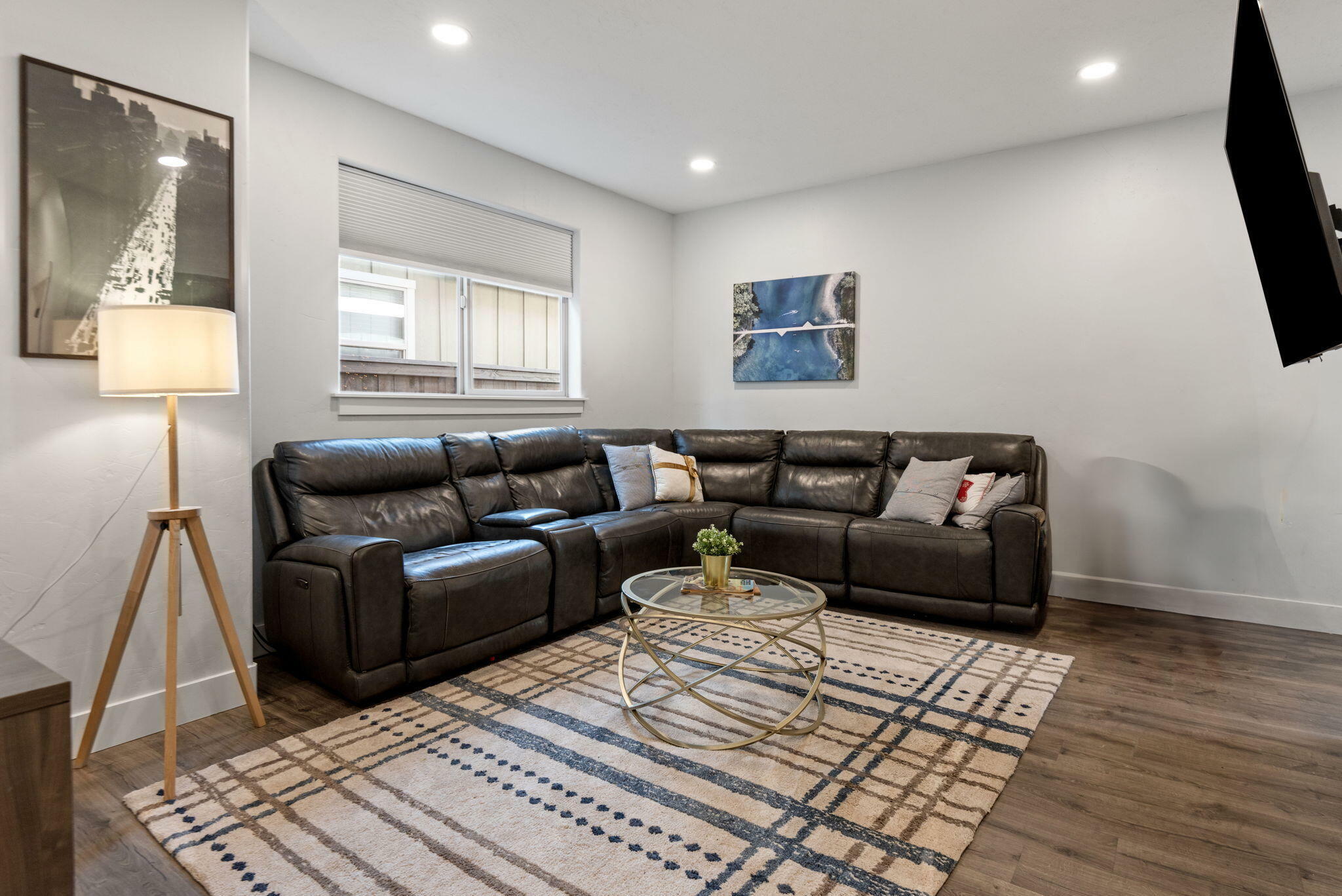 Property Photo: 63117 De Haviland Court OR 97701