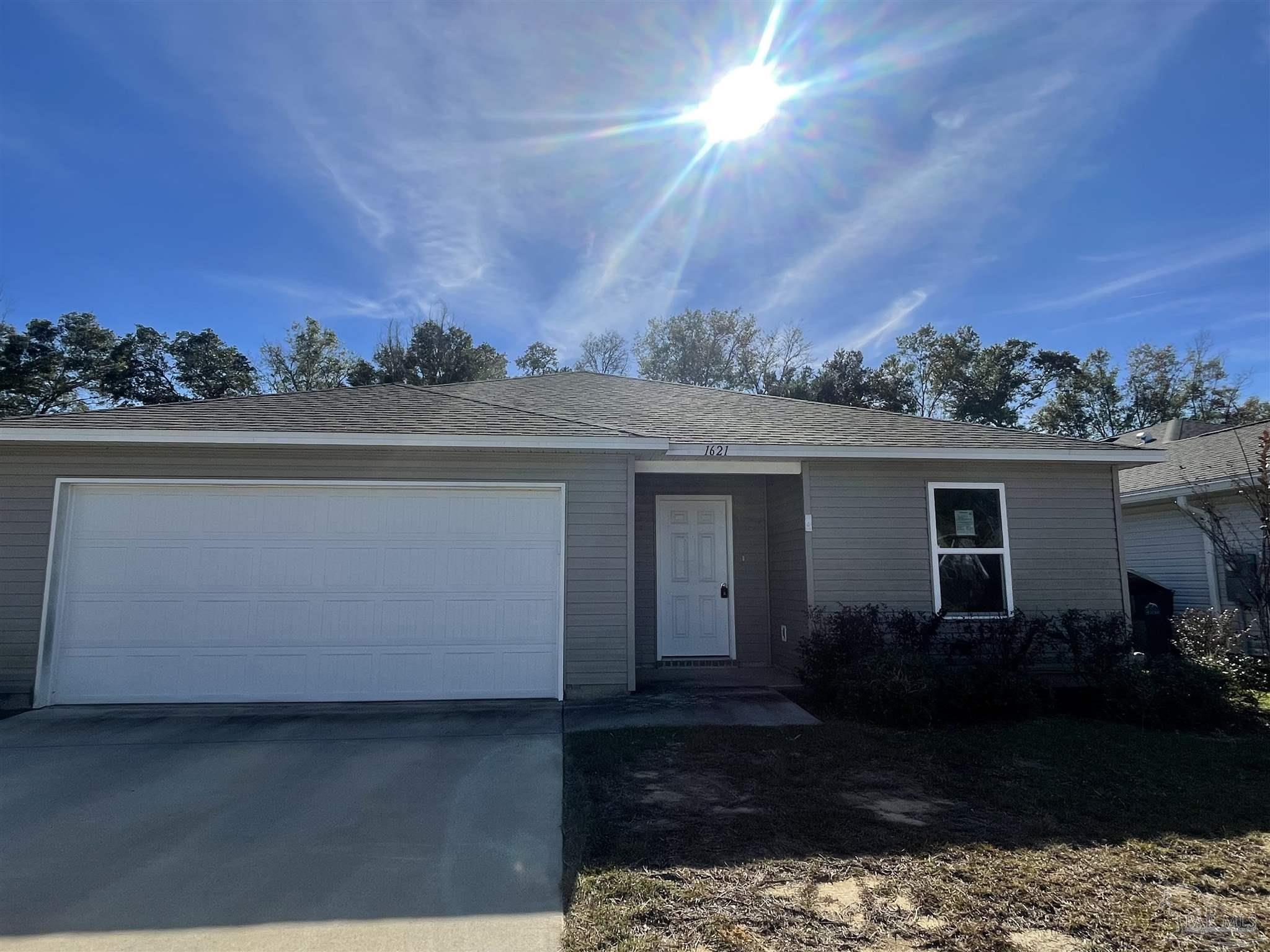 Property Photo: 1621 Addies Way FL 32534