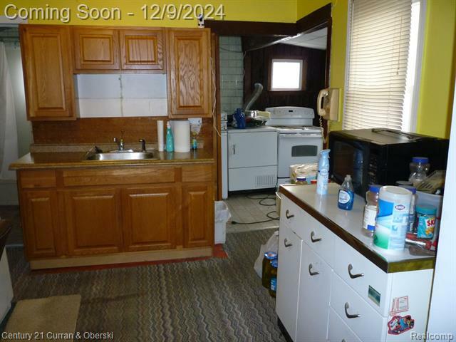 Property Photo:  8074 Dodge Avenue  MI 48089 