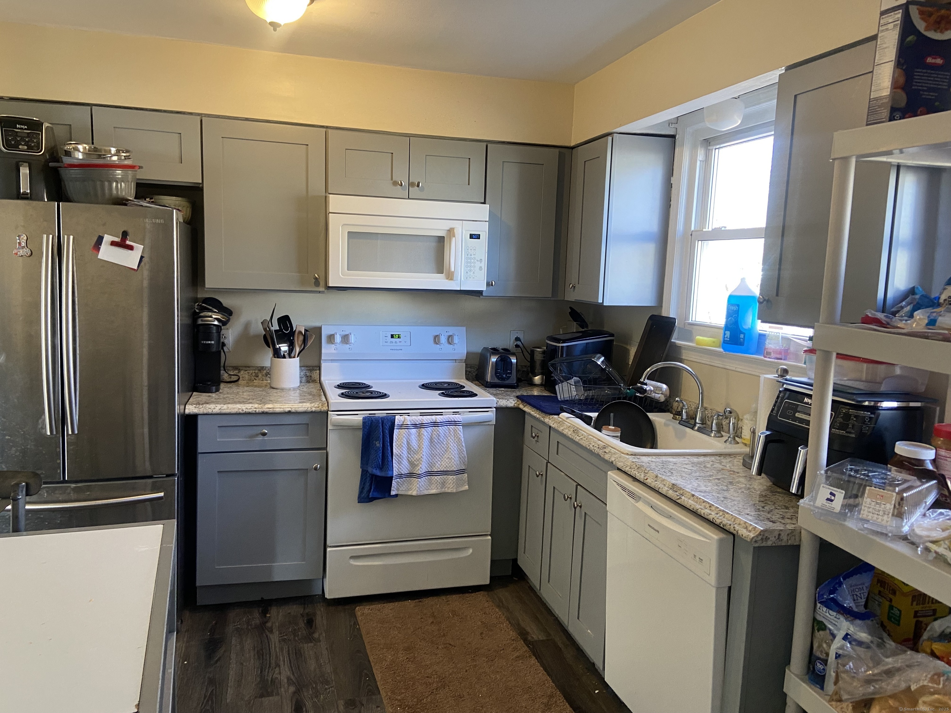 Property Photo:  20 Heritage Place  CT 06606 