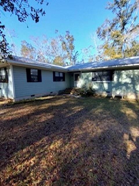 Property Photo:  39 Indian Hills Rd Road  FL 32344-0000 