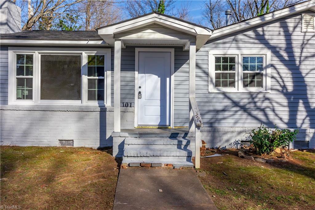 Property Photo:  101 Lincoln Avenue  NC 27292 