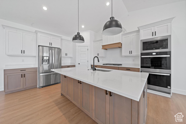 Property Photo: 1436 E Parker Ln 426 UT 84074