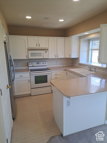 Property Photo: 913 S 1320 E UT 84062