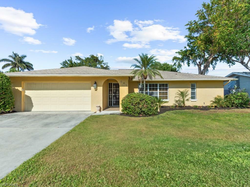 Property Photo: 541 Landmark Dr FL 34112