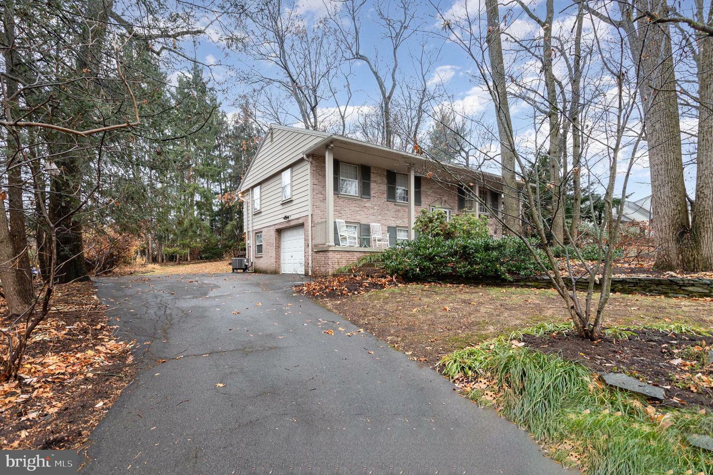 Property Photo:  2848 Spring Valley Road  PA 17601 