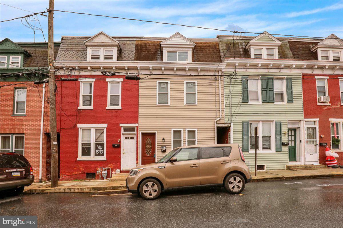 Property Photo:  904 Houston Street  PA 17512 