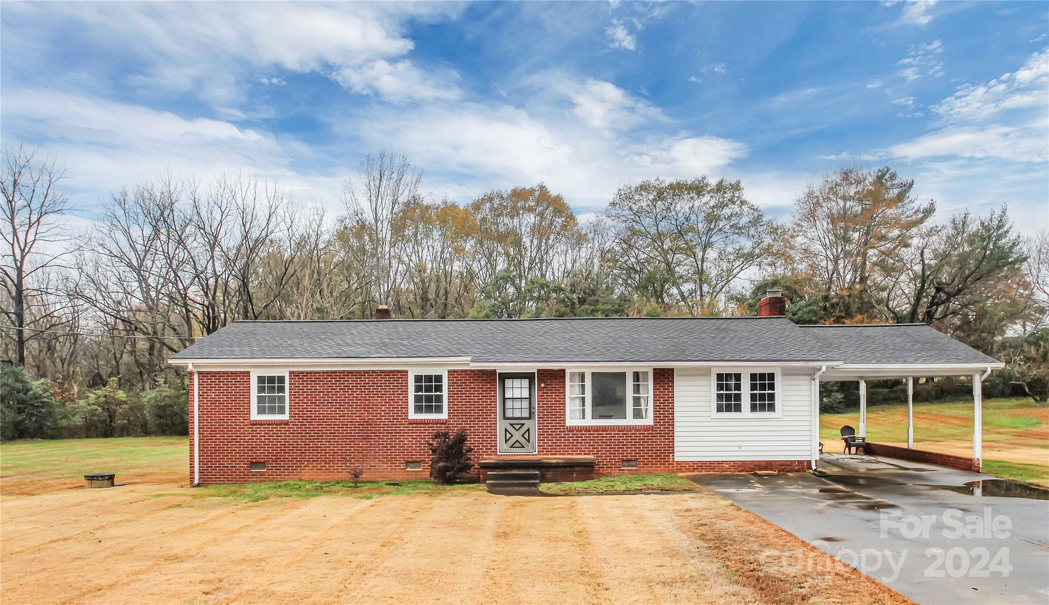 Property Photo:  1330 Crestview Drive  NC 28150 