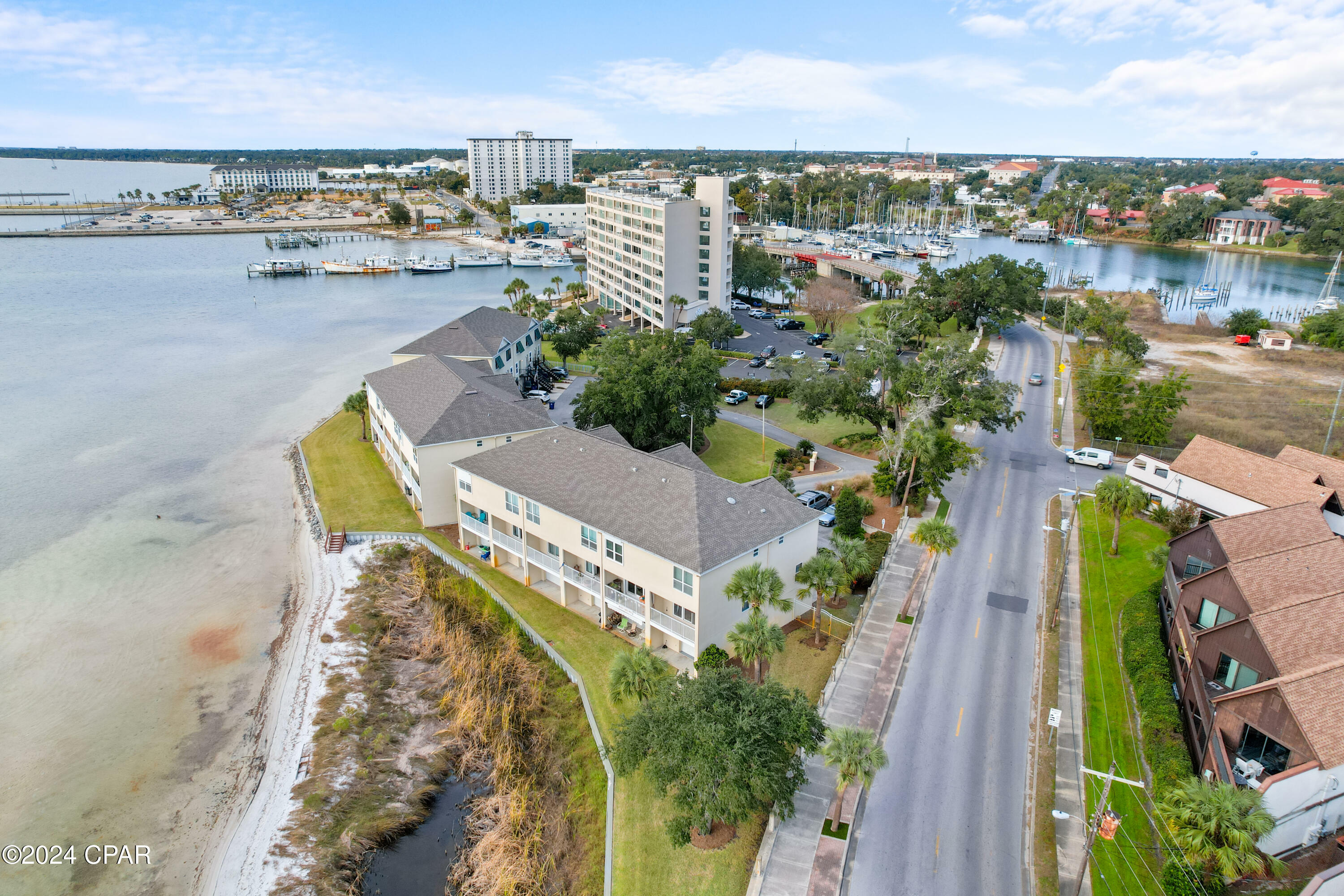 Property Photo:  432 E Beach Dr  FL 32401 