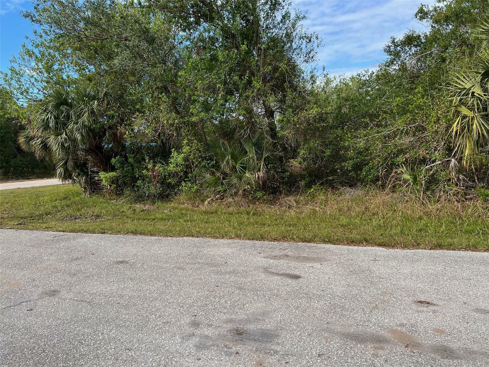 Property Photo:  6503 Waltman Court  FL 33981 