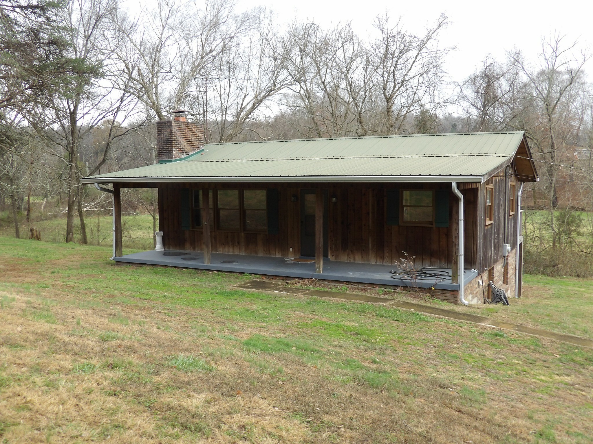 Property Photo: 587 W Little Richland Rd TN 37185