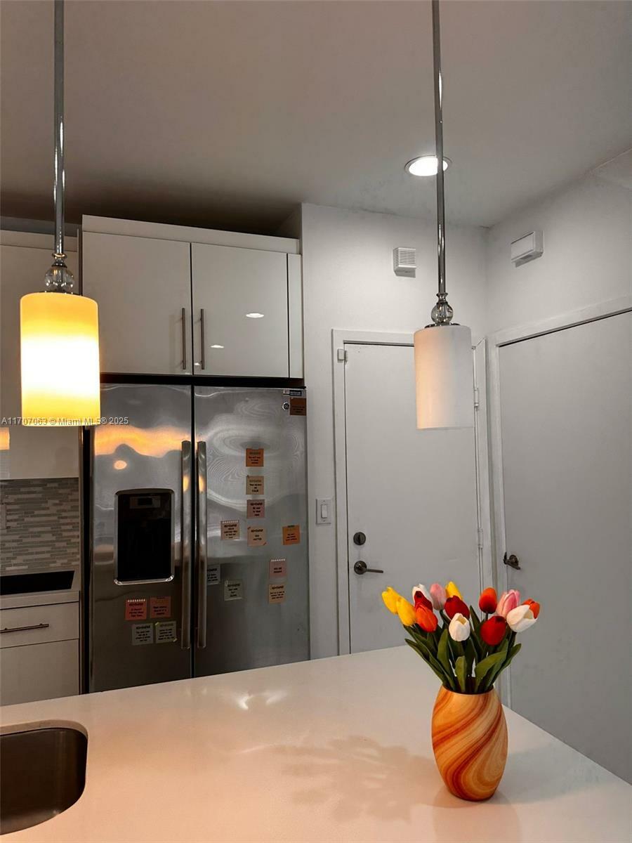 Property Photo: 2610 NE 213th St 103 FL 33180