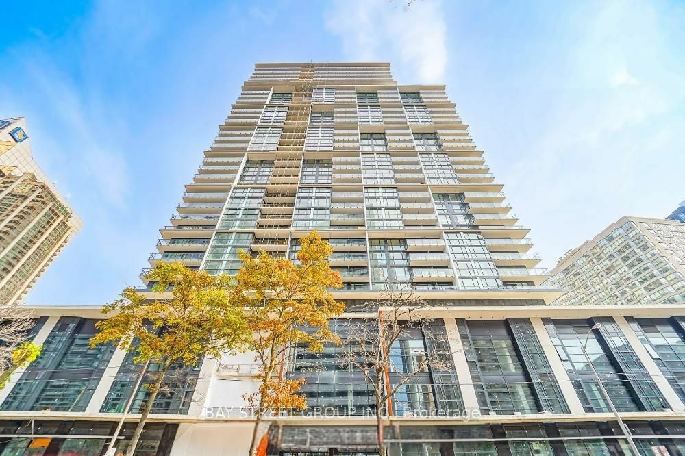 Property Photo:  4955 Yonge St 1801  ON M2N 0L8 