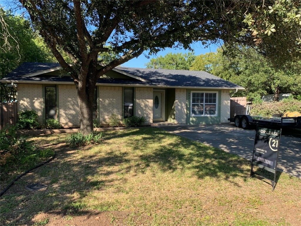 Property Photo:  903 W 10th Street  TX 78626 