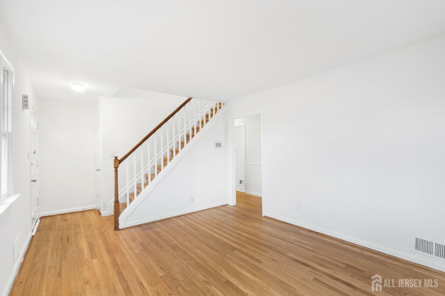 Property Photo:  1420 Fox Place  NJ 07080 