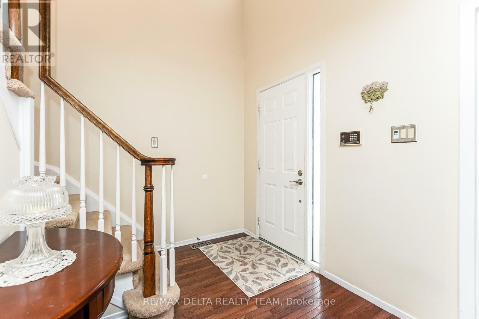 Property Photo:  2024 Legrand Crescent East  ON K1E 3P8 