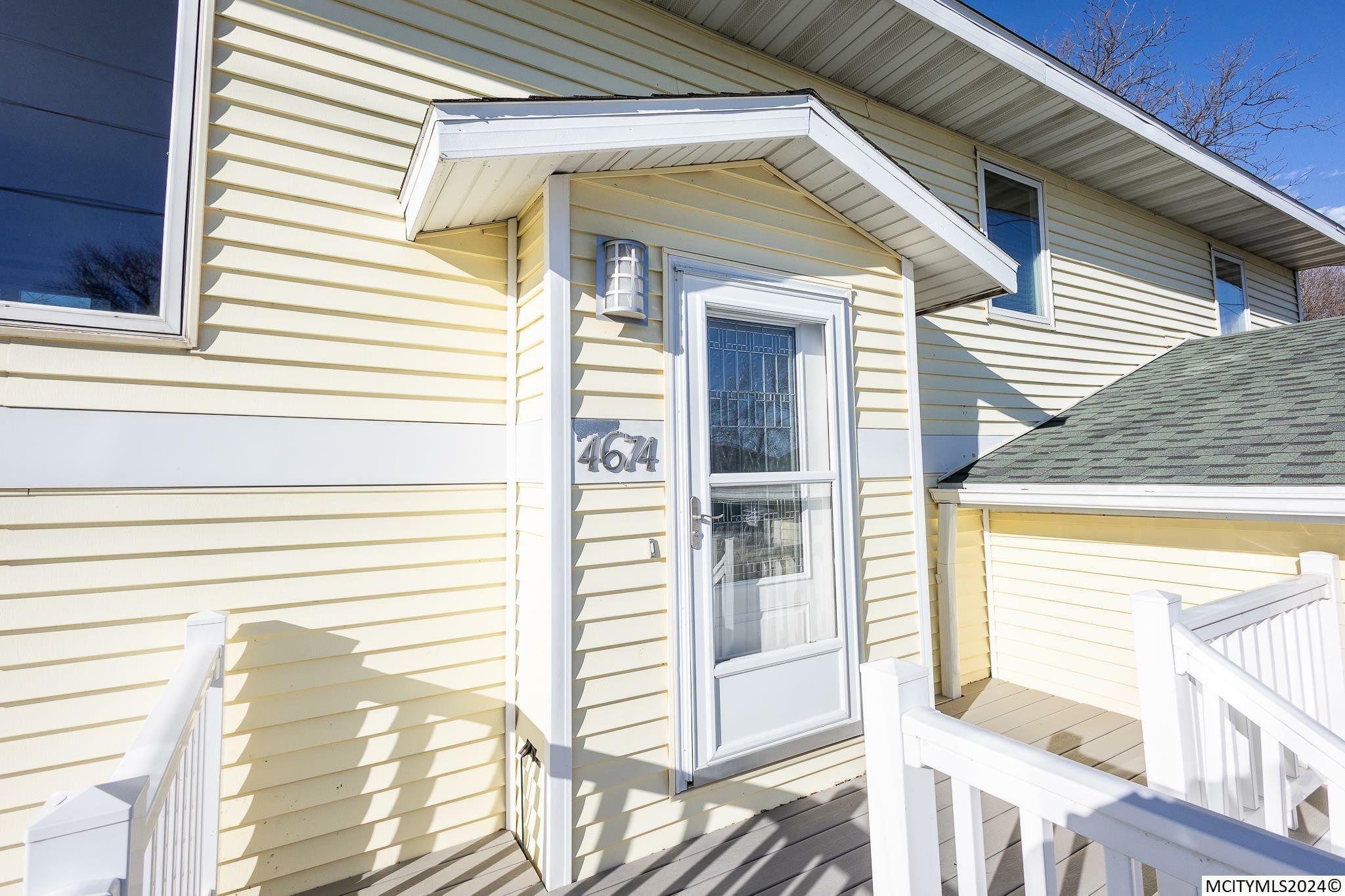 Property Photo:  4674 N Shore Dr  IA 50428 