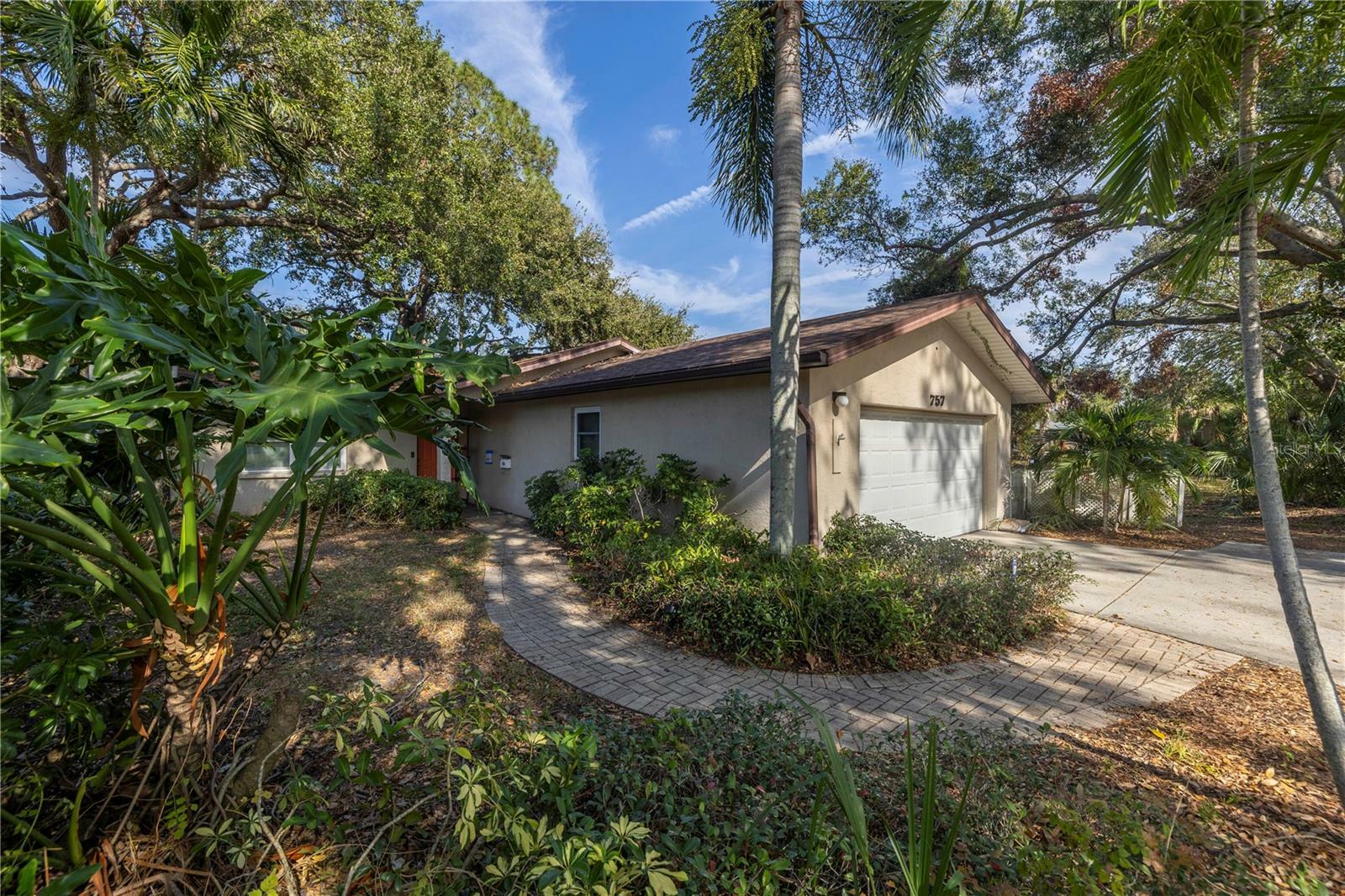 Property Photo:  757 50th Avenue N  FL 33703 