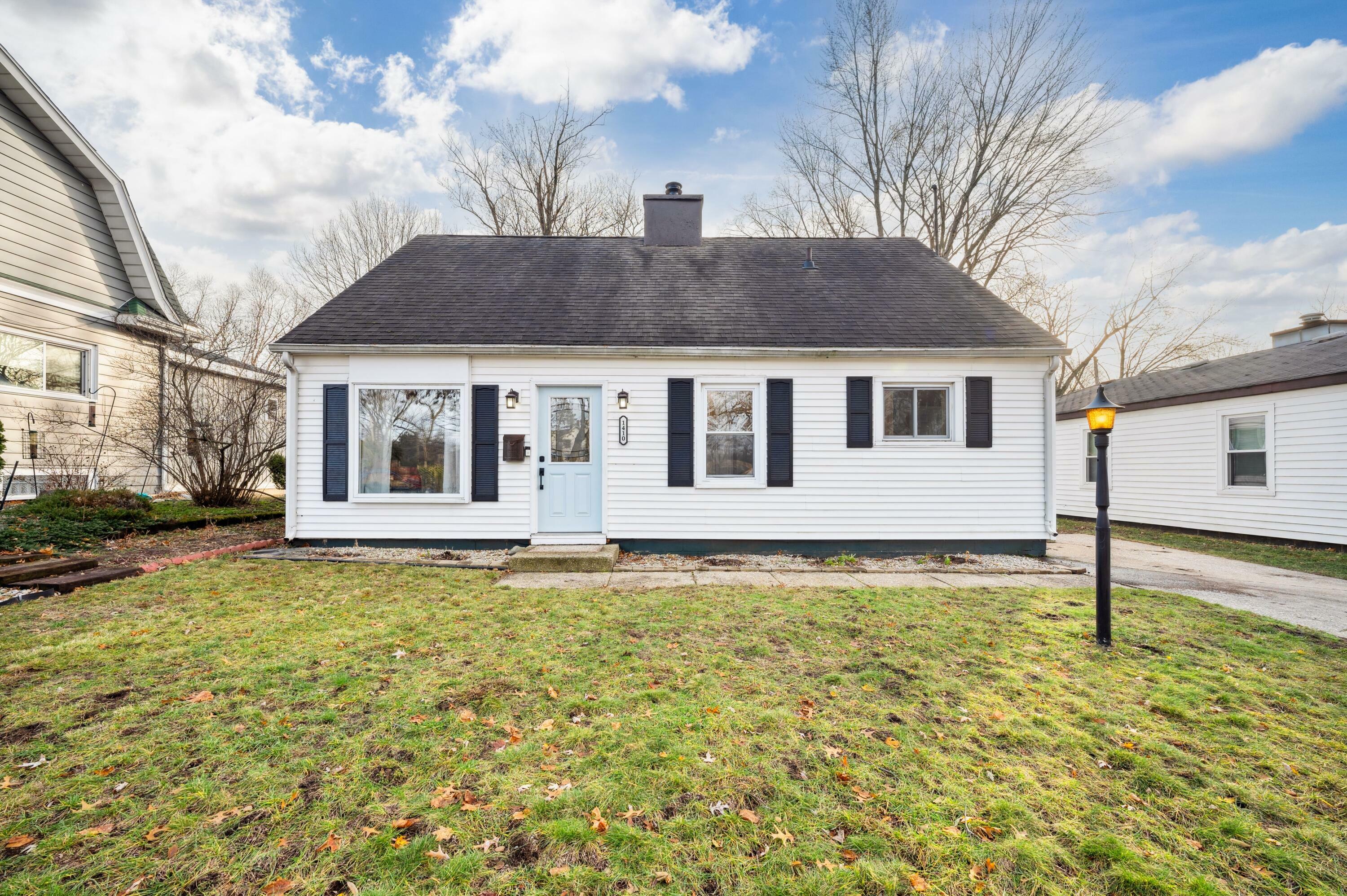 Property Photo: 1410 Clarendon Avenue MI 49120