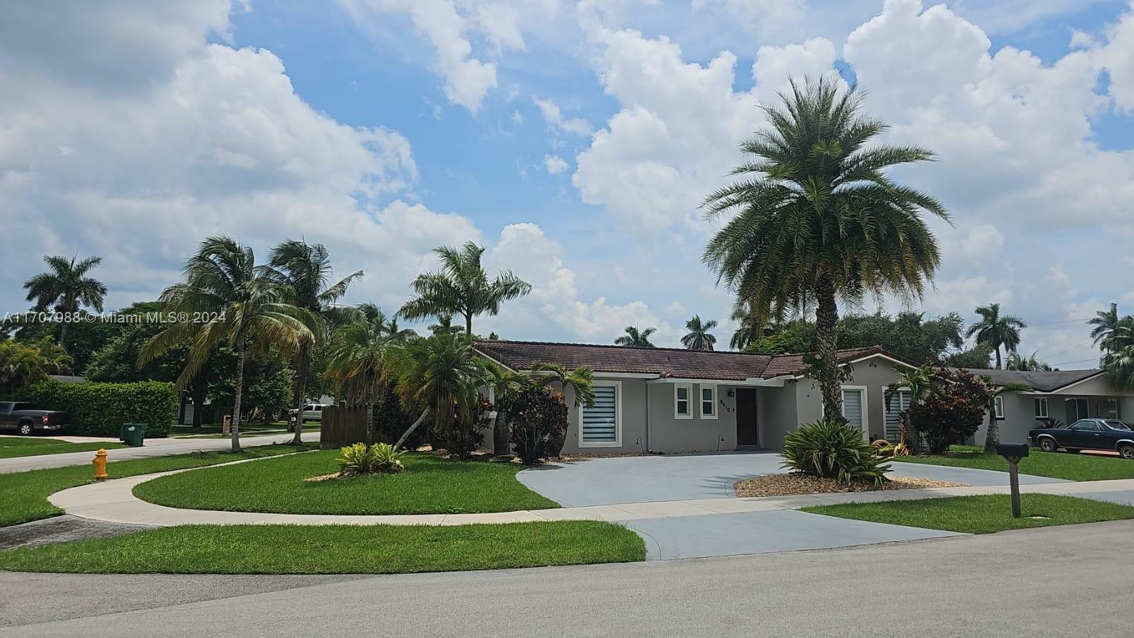 8910 SW 182nd Ter  Palmetto Bay FL 33157 photo