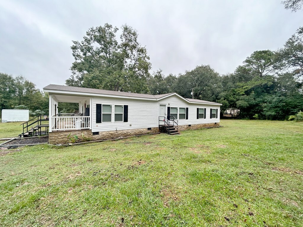 Property Photo: 115 Wynn Dr GA 31705