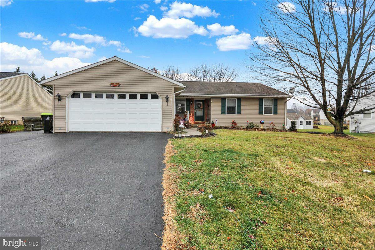 Property Photo:  30 Village Drive  PA 17073 