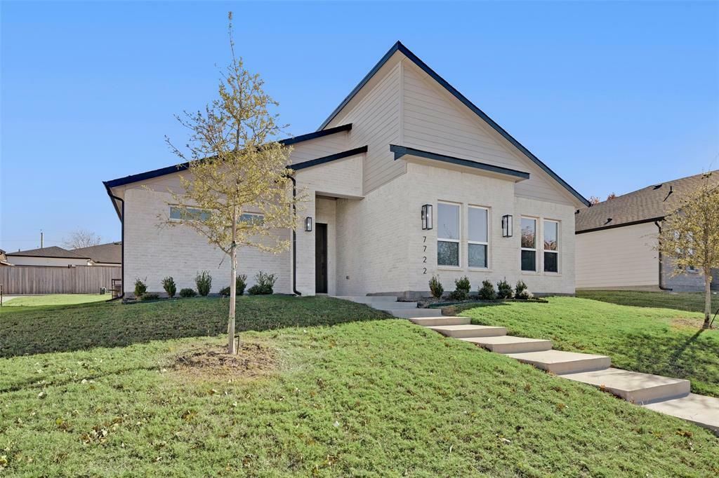 Property Photo:  7722 Oak Garden Trail  TX 75232 