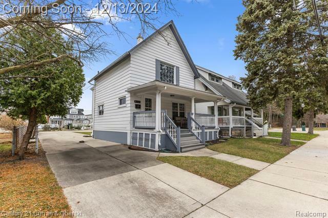 Property Photo:  812 Mason St  MI 48124 