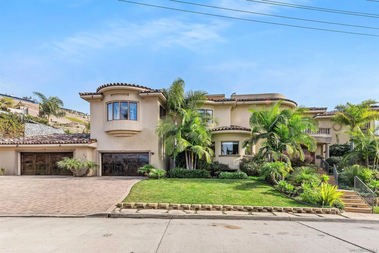 Property Photo: 838 Forward CA 92037