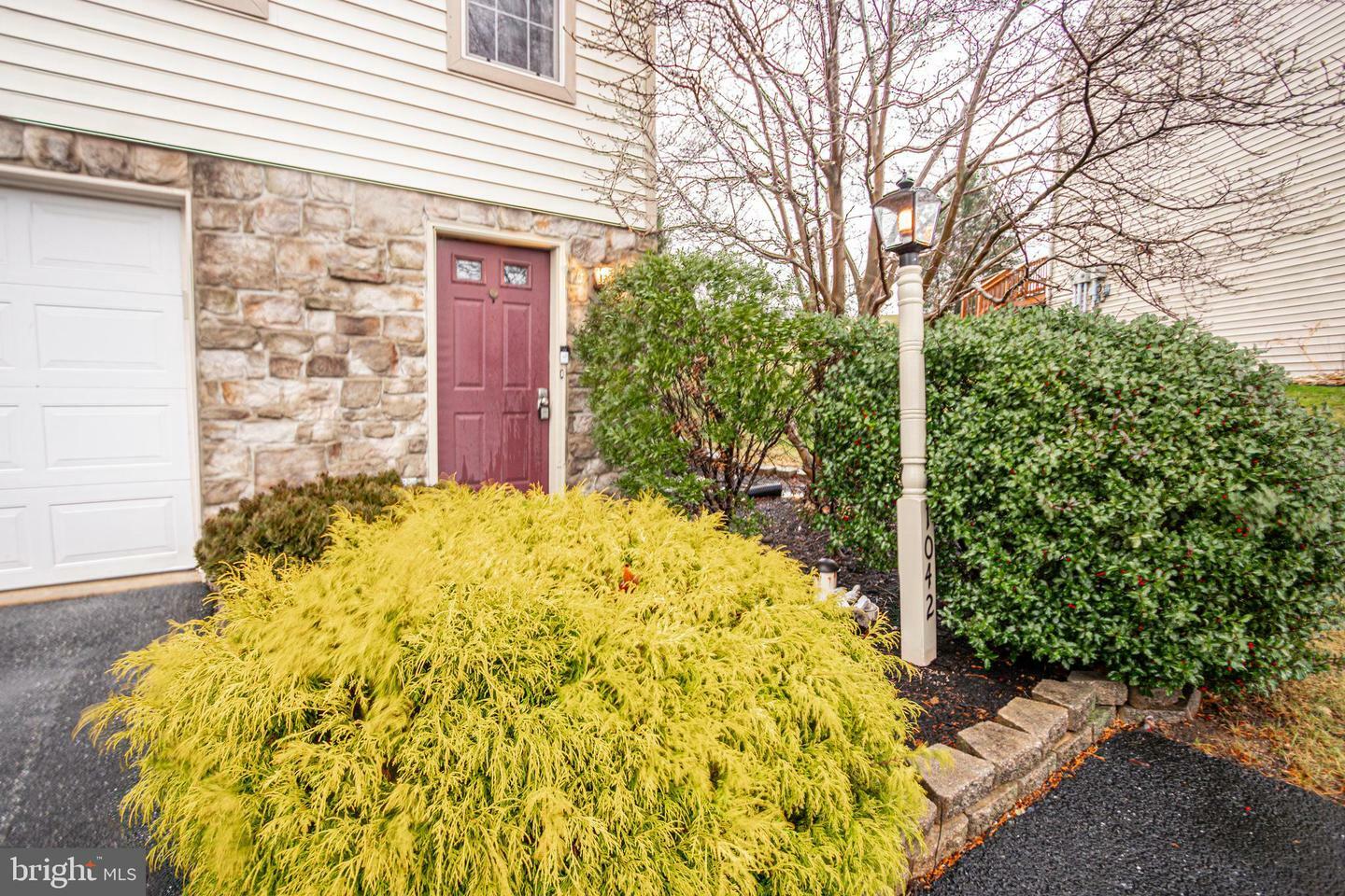 Property Photo:  1042 Hearthridge Lane  PA 17404 