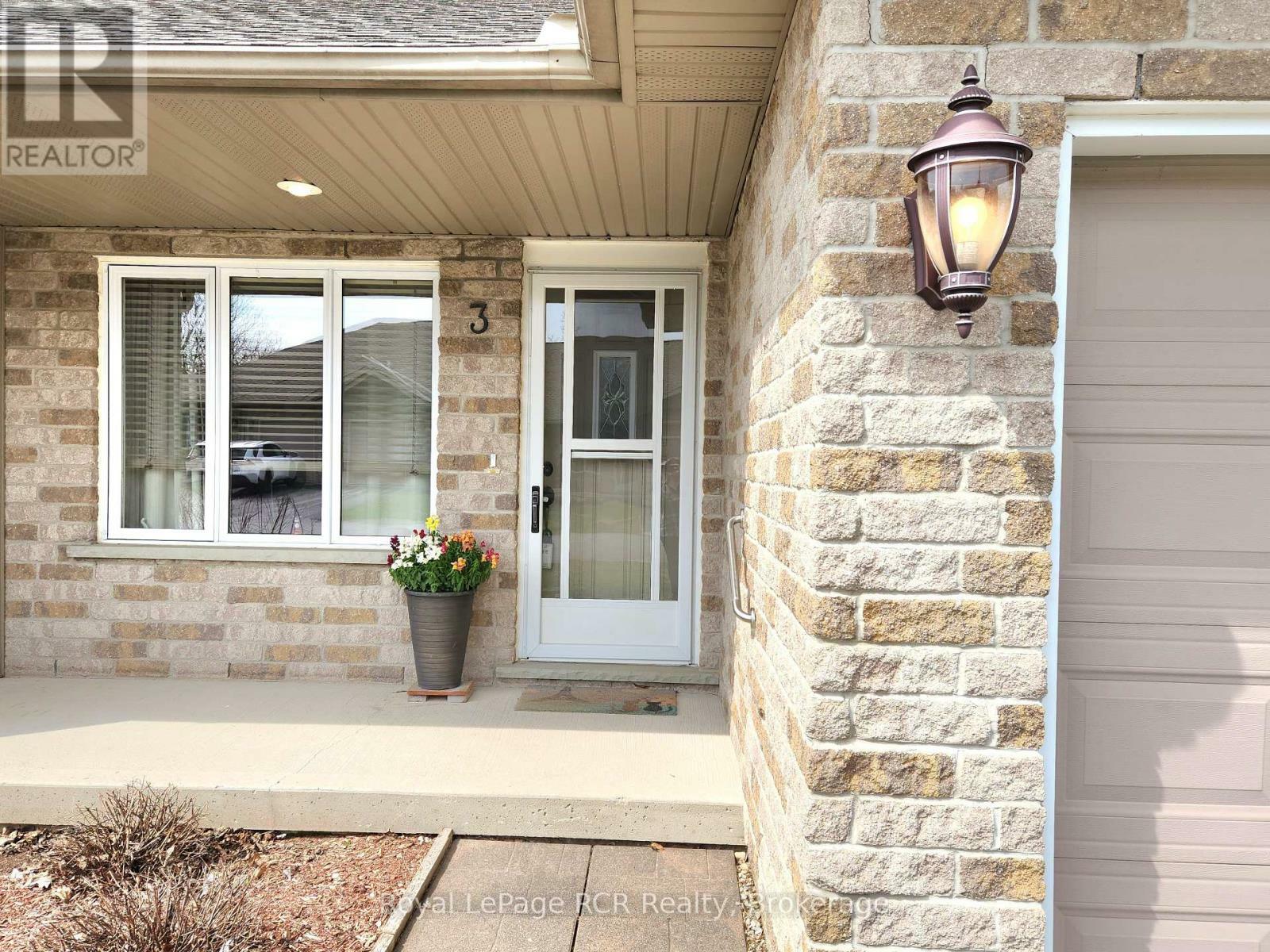 Property Photo: 302 Park Street West 3 ON N0G 1R0