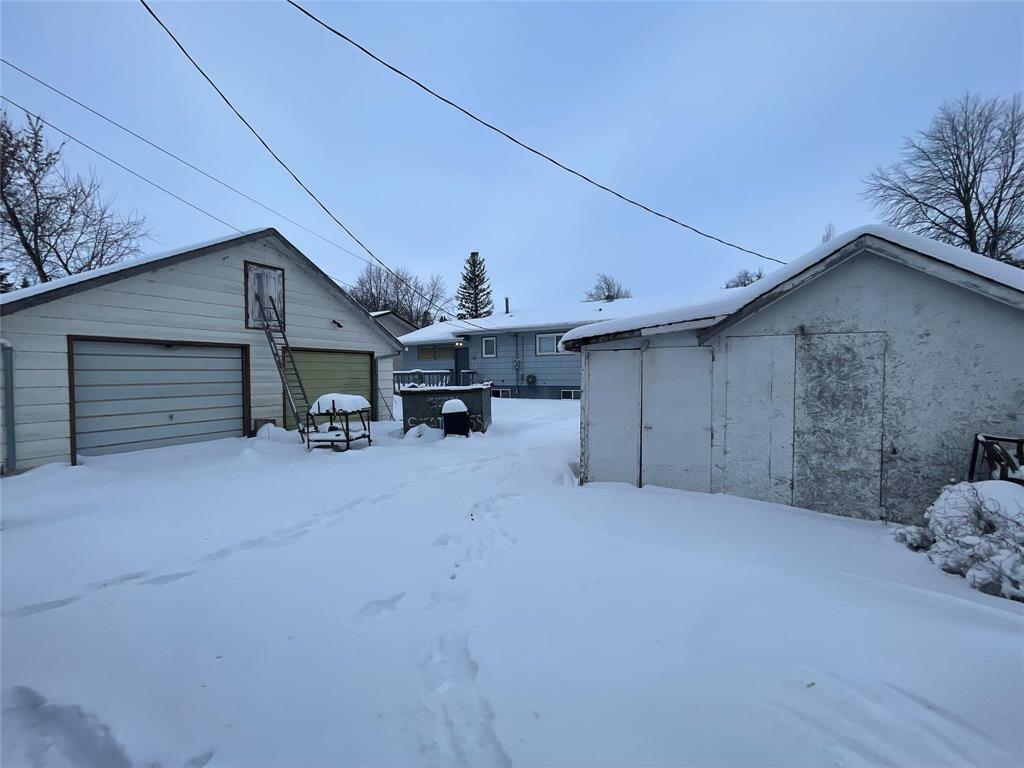 Property Photo:  401 Third Avenue  MB R0J 1H0 